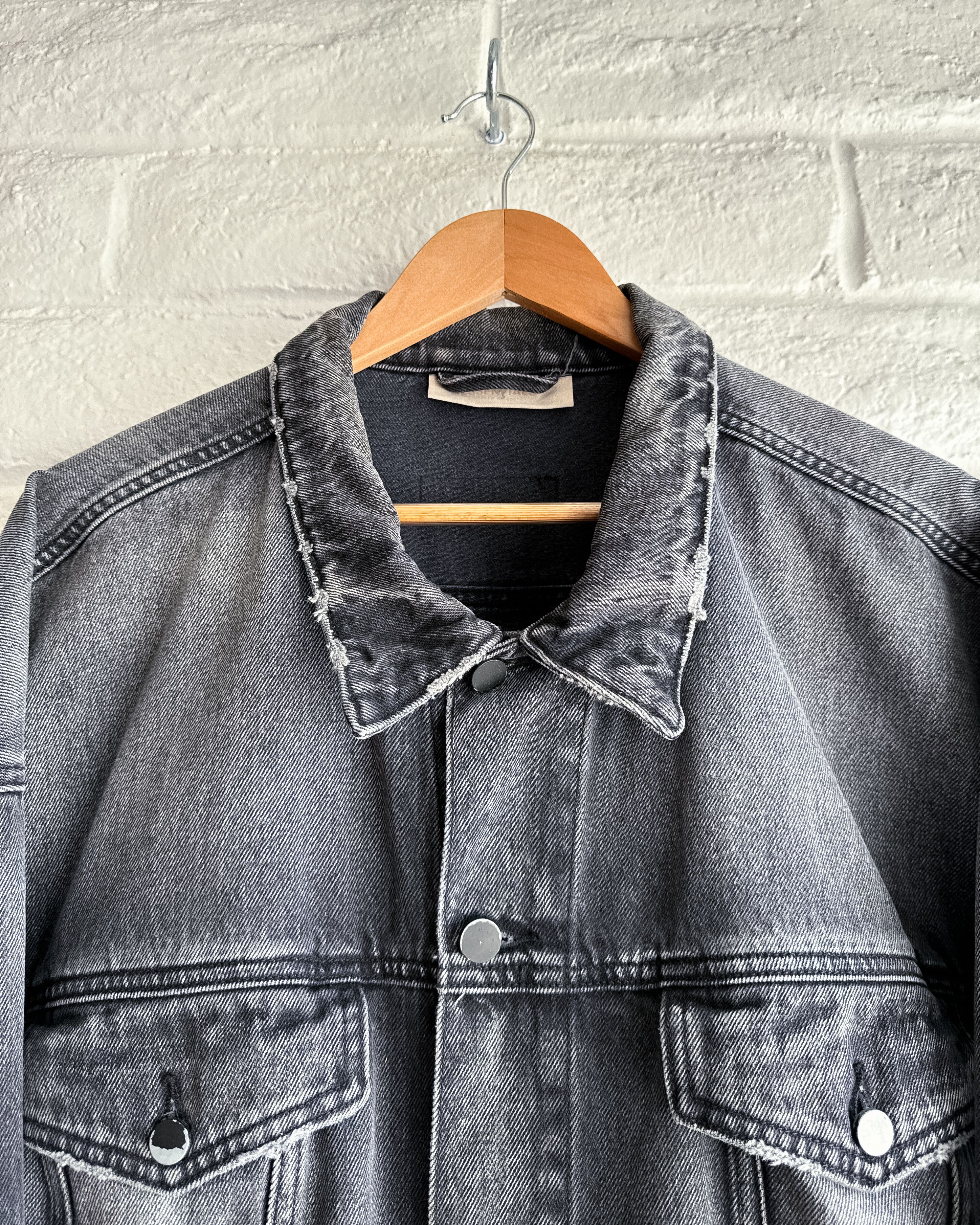 Essentials Fear Of God Essentials Black Wash Denim Trucker Jacket M Size US M / EU 48-50 / 2 - 2 Thumbnail