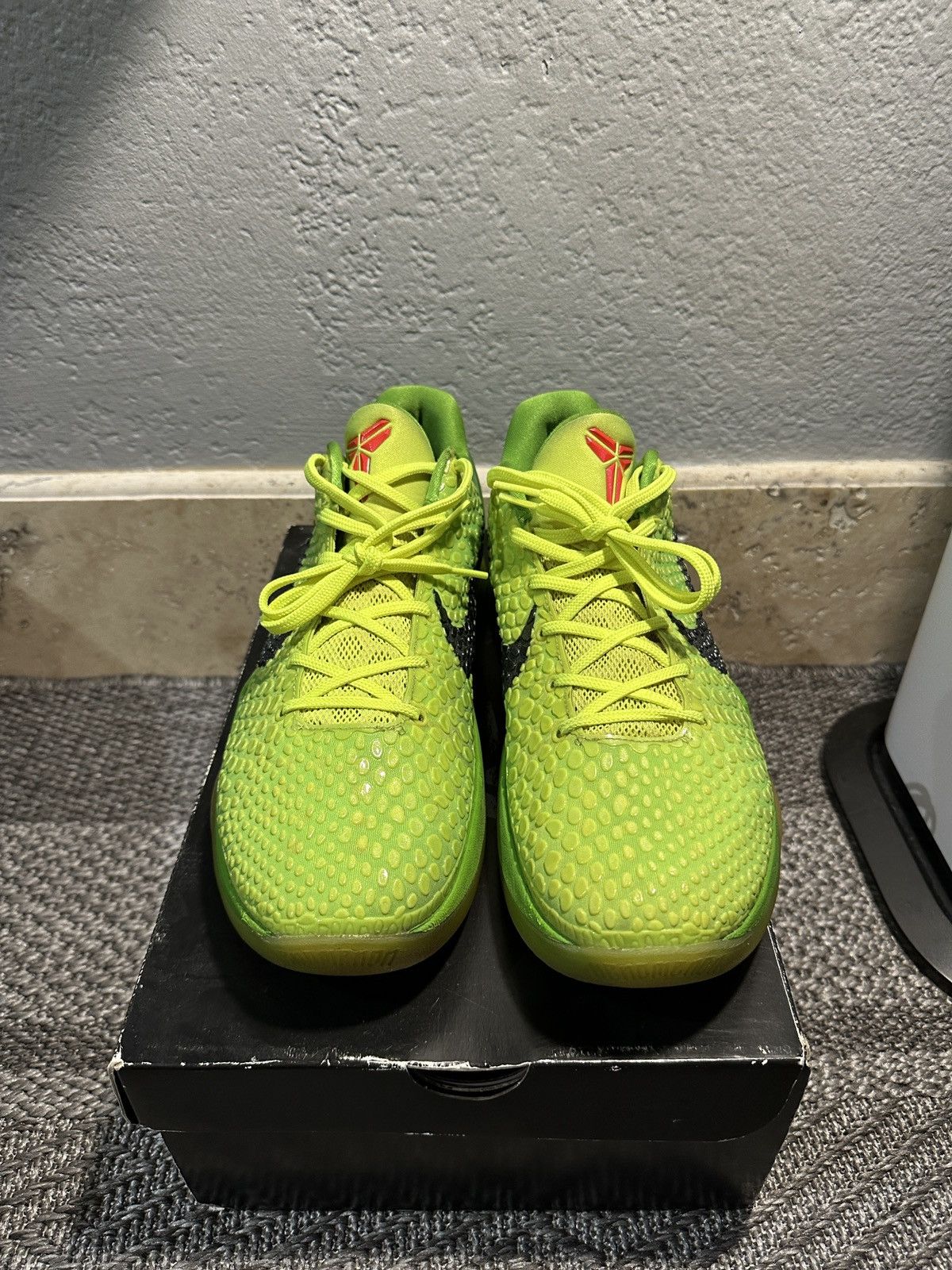 Nike Nike Kobe 6 Proto Grinch Size US 12 / EU 45 - 3 Thumbnail
