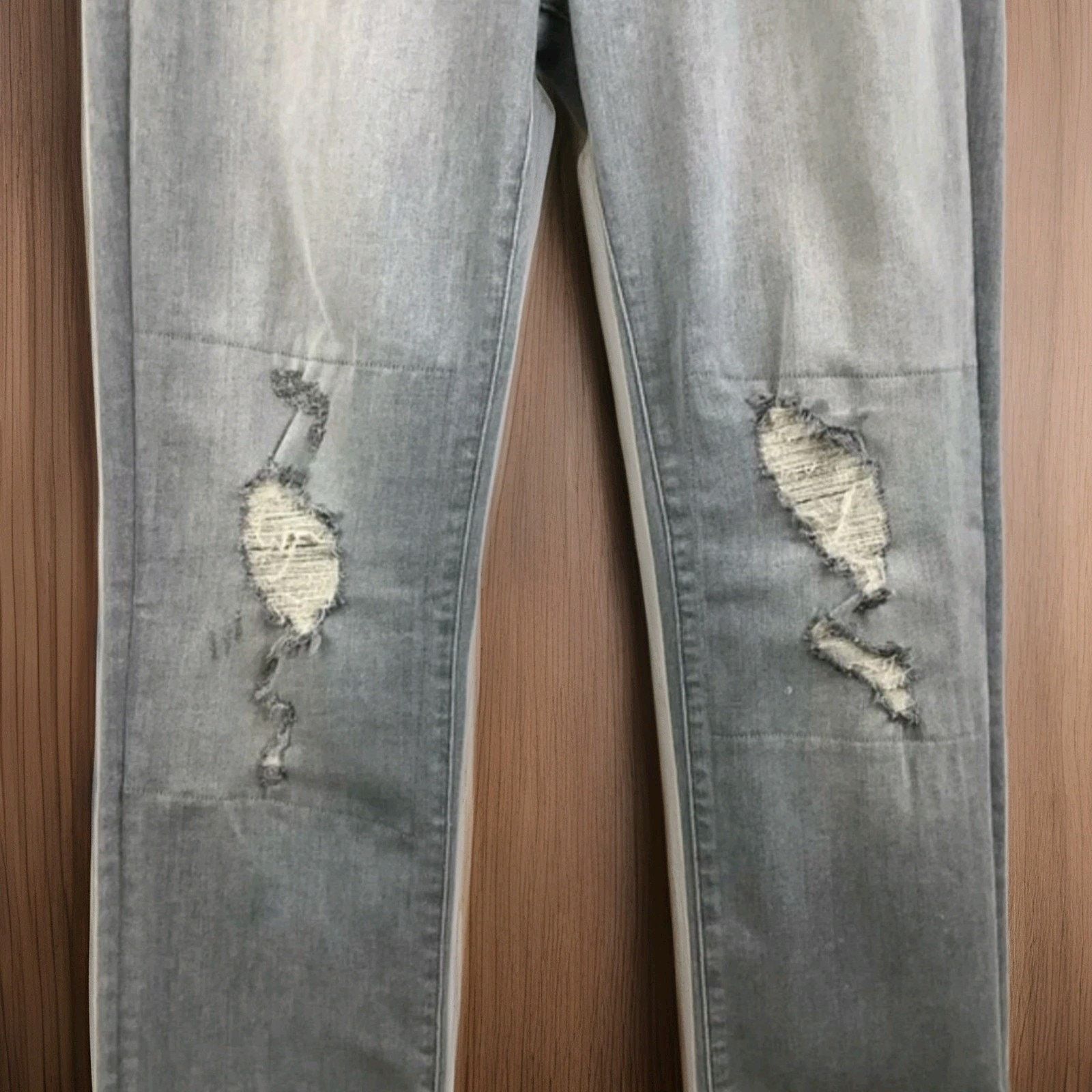 J Brand J BRAND Mid Rise RAIL Woman Distressed In Sweet Gray Wash Size 27" / US 4 / IT 40 - 5 Thumbnail