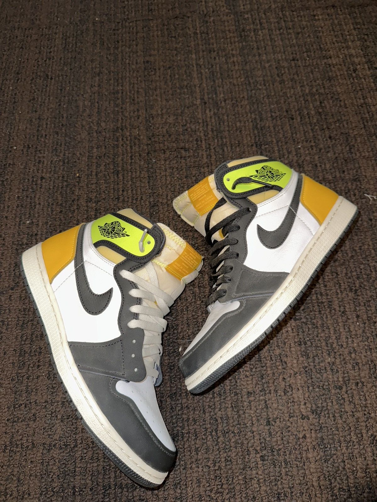 volt gold jordan 1 gs