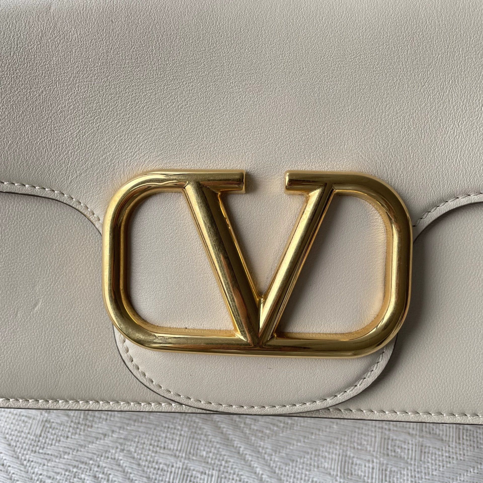 Valentino Valentino Locò Ivory Leather 98 New No Strap Size ONE SIZE - 5 Thumbnail