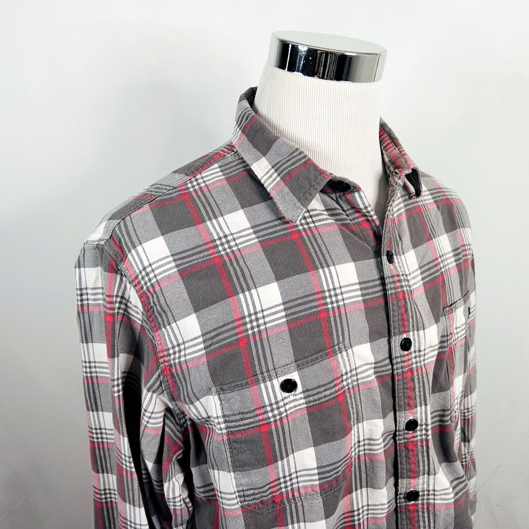 J.Crew J.CREW XL Tailored Fit Flannel Shirt Gray Red Plaid 100% Cotton Button Front (Mens) Size US XL / EU 56 / 4 - 2 Thumbnail