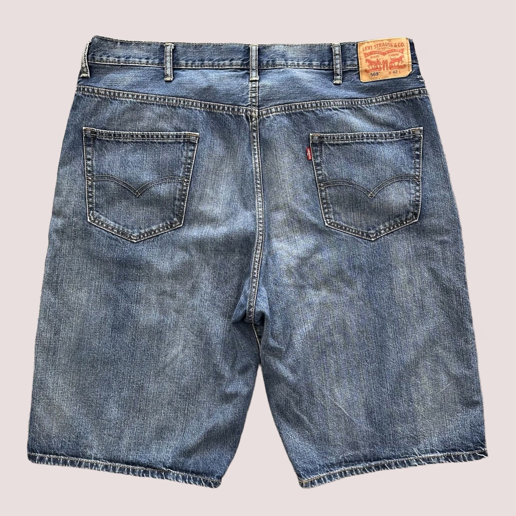Levi's Levi's Shorts Denim Mens 42x12 Relaxed Fit Dark Wash Denim Shorts Mens 42 Levi's Size US 42 / EU 58 - 1 Thumbnail