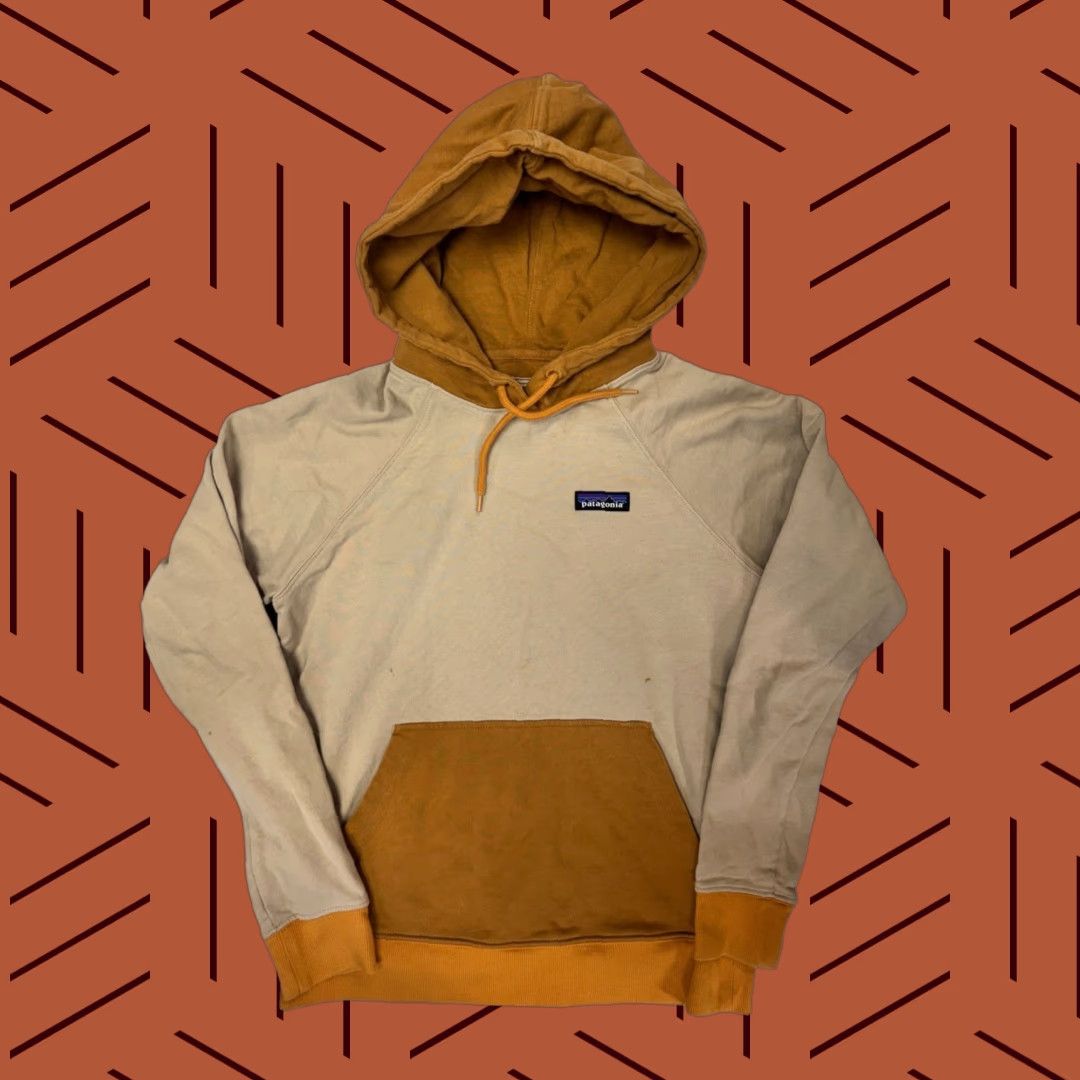 Patagonia Patagonia Women's P-6 Label Organic Hoody Oar Tan Size S Hoodie Size S / US 4 / IT 40 - 1 Thumbnail