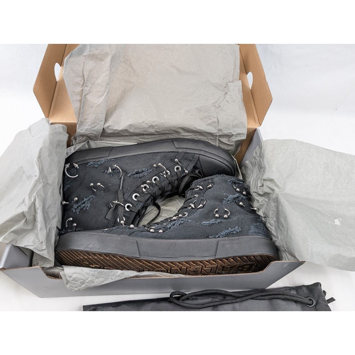 Balenciaga o1rshd1 Destroy Paris High Top Sneakers in Black Size US 11 / EU 44 - 18 Thumbnail