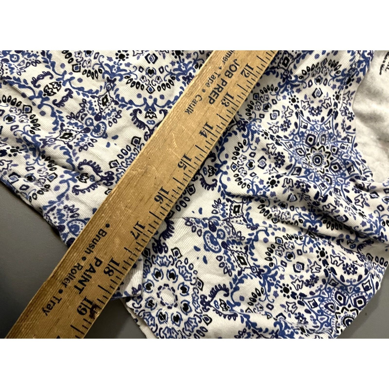 Croft & Barrow Croft & Barrow T-Shirt Women's XL Knit V-Neck Short Sleeves Blue Aztec Geometric Classic Shirt Womens XL Blue Aztec V-Neck Pullover Casual Size XL / US 12-14 / IT 48-50 - 5 Thumbnail