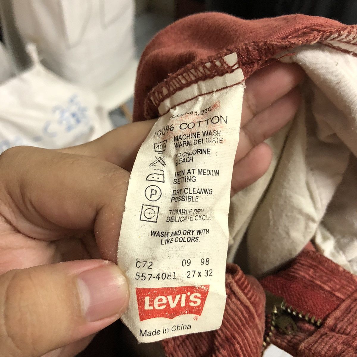 Levi's DL Levis 557 Red Corduroy vintage Pants #C101 Size US 27 - 18 Thumbnail