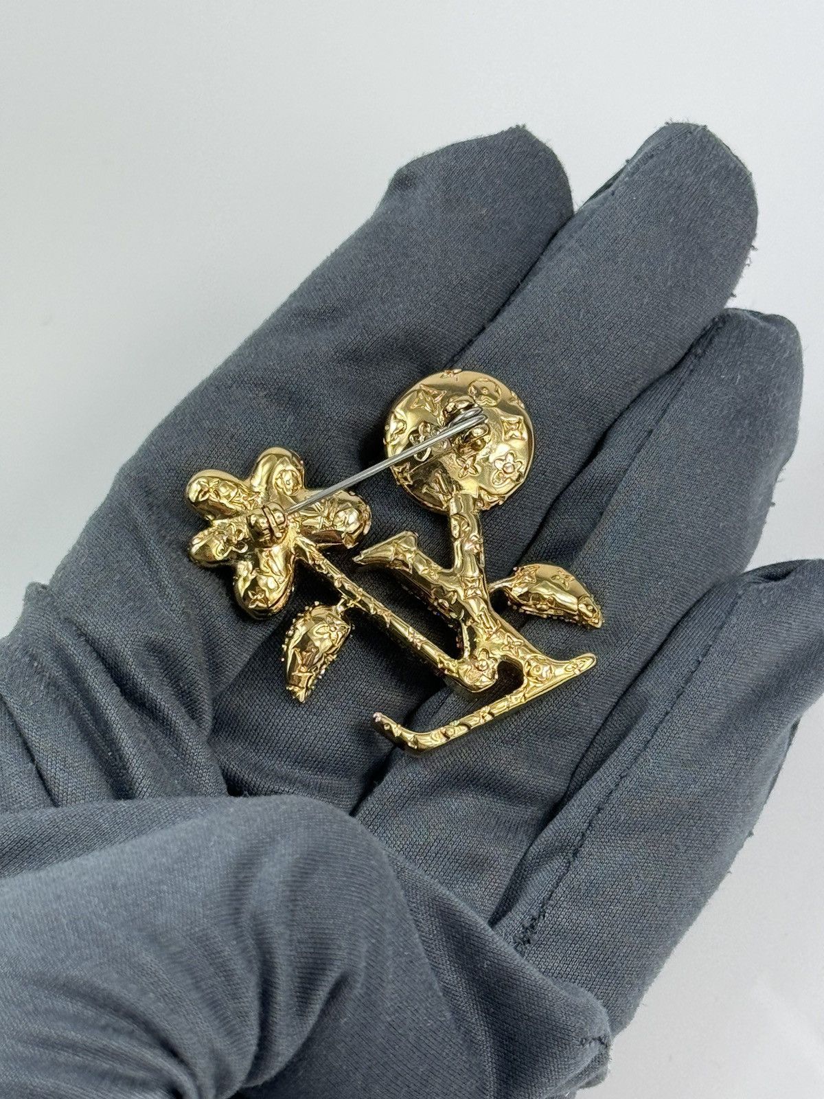 Louis Vuitton LV X TYLER THE CREATOR BLOOMING BROOCH M01857 Size ONE SIZE - 3 Thumbnail