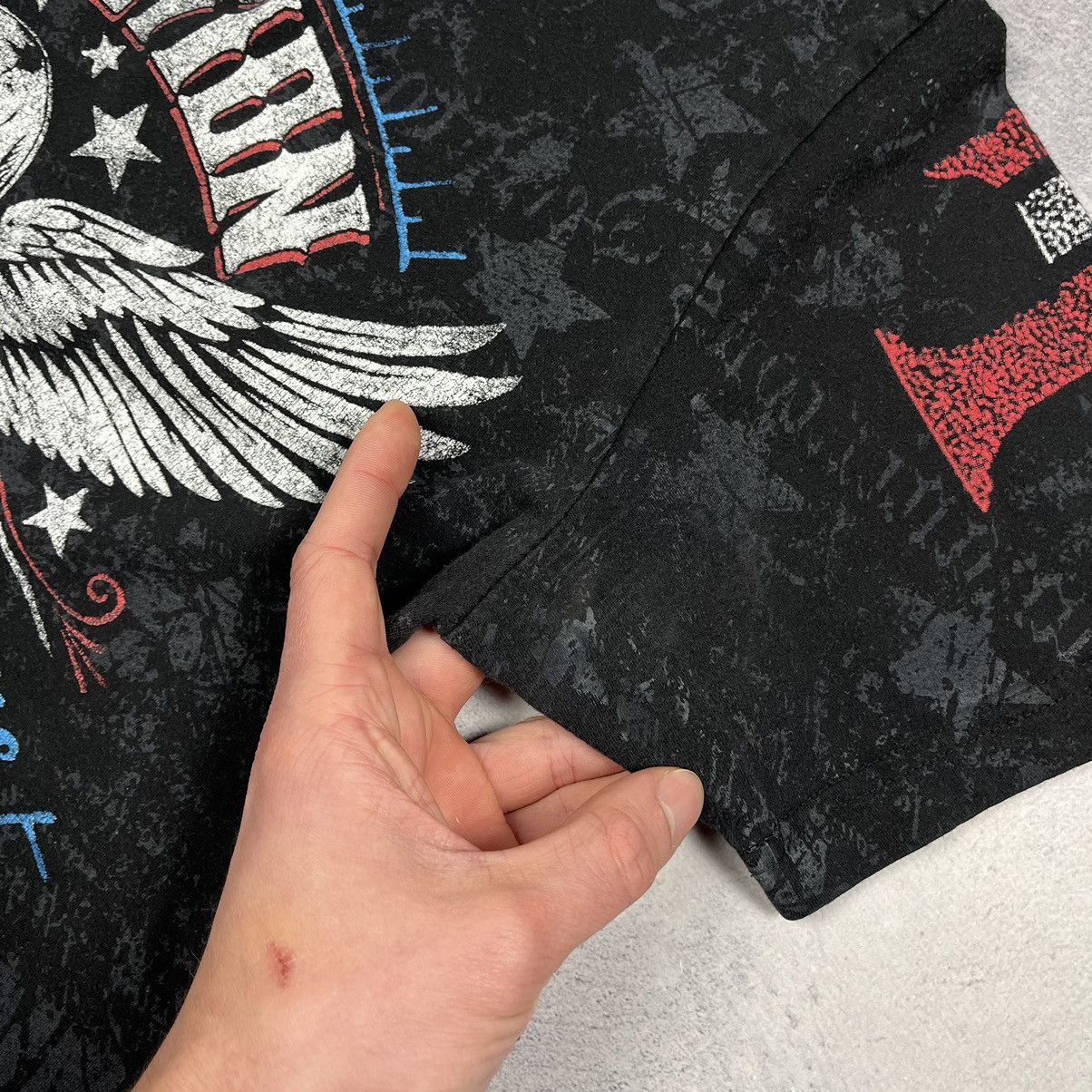 Affliction Vintage Affliction Y2K All Over Print Skulls T Shirt 00’s Size US M / EU 48-50 / 2 - 11 Thumbnail