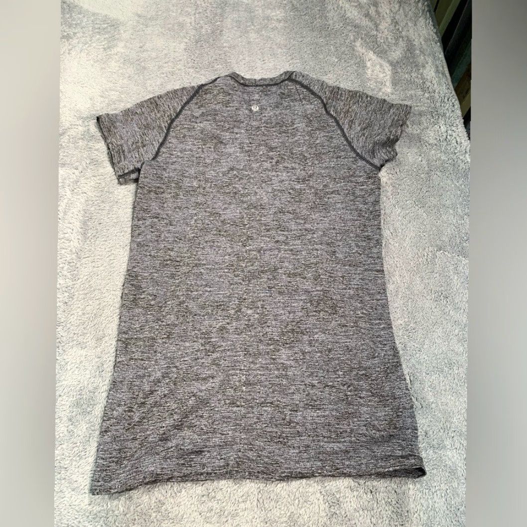 Lululemon **Lululemon Athletica Women's Casual Gray 10** User: **Lululemon Athletica Women's Gray Casual Size 10** Size L / US 10 / IT 46 - 6 Thumbnail