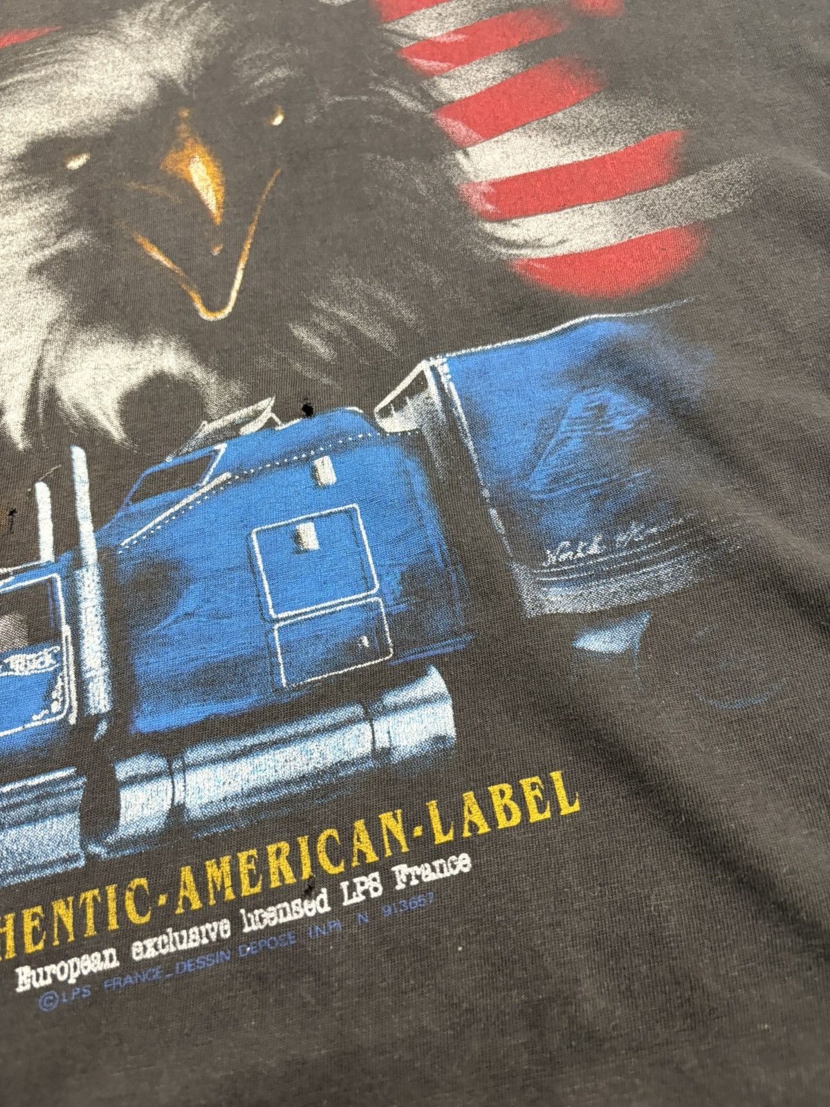 Vintage Vintage 90s Eagle Truck USA Graphic T-Shirt Distressed Faded Size US XL / EU 56 / 4 - 6 Thumbnail