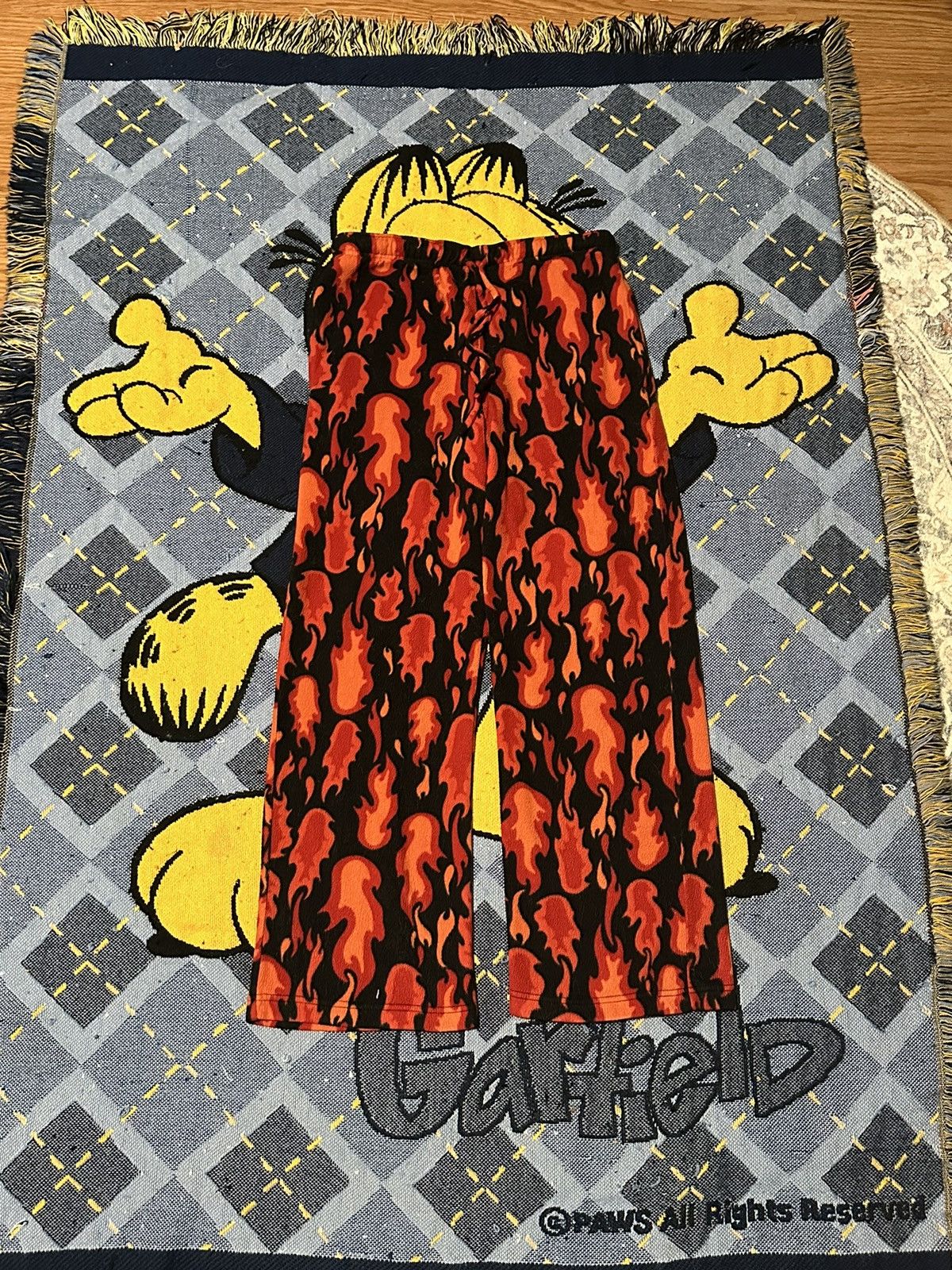Mossimo Vintage Mossimo Fire Fleece Pants Size US 30 / EU 46 - 1 Thumbnail
