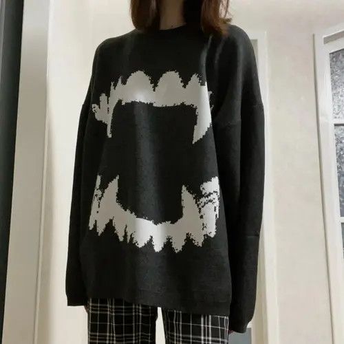 Knitted Sweater With Jaw