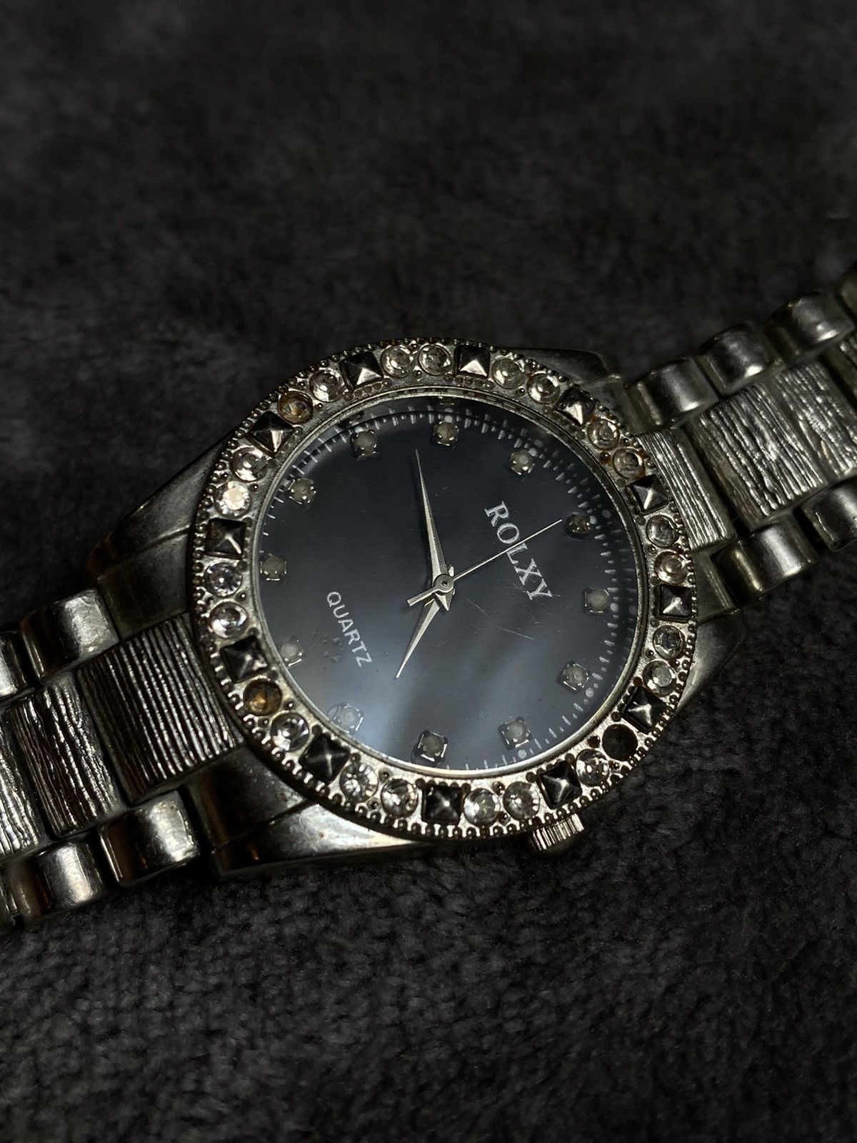 Jewelry × Vintage Futuristic Vintage Quartz Watch | 100% Working Size ONE SIZE - 5 Thumbnail