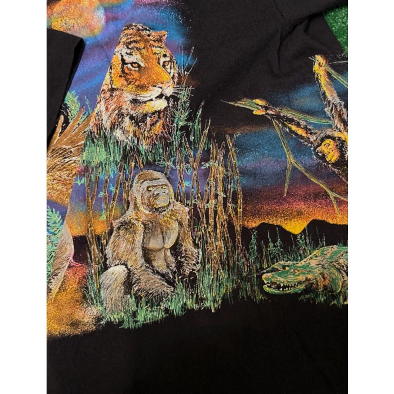 Vintage VINTAGE 90s Jungle Nature Animals Art Tee Wrap Around All Over Print VTG Shirt M Mens Black Size US M / EU 48-50 / 2 - 3 Thumbnail