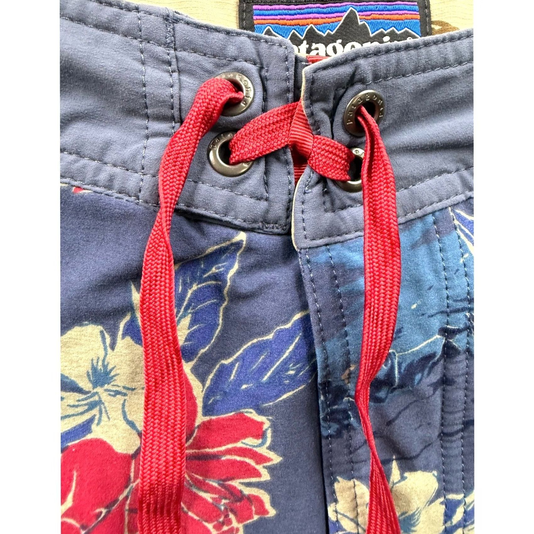 Patagonia Patagonia Board Shorts Mens Blue Floral Tropical Lace Up Swim Trunks 34 Size US 34 / EU 50 - 2 Thumbnail