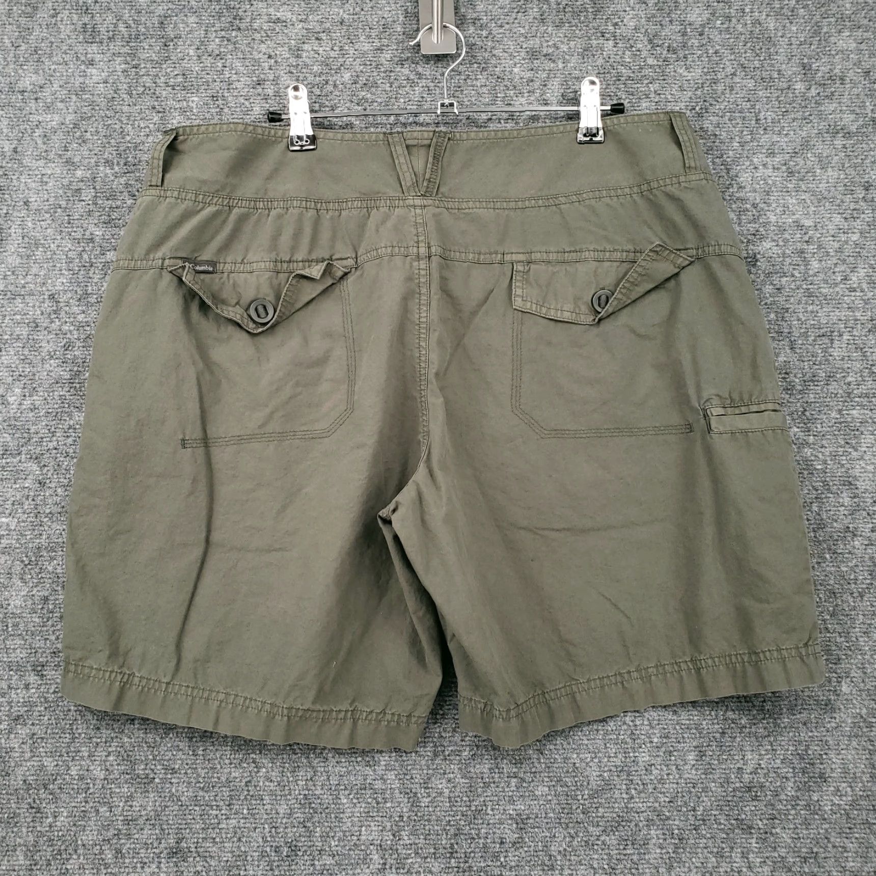 Vintage Columbia Shorts Womens 16 Green Mid Rise Cargo Flat Front Zip Fly Casual Outdoor Size 38" / US 16 / IT 52 - 2 Thumbnail