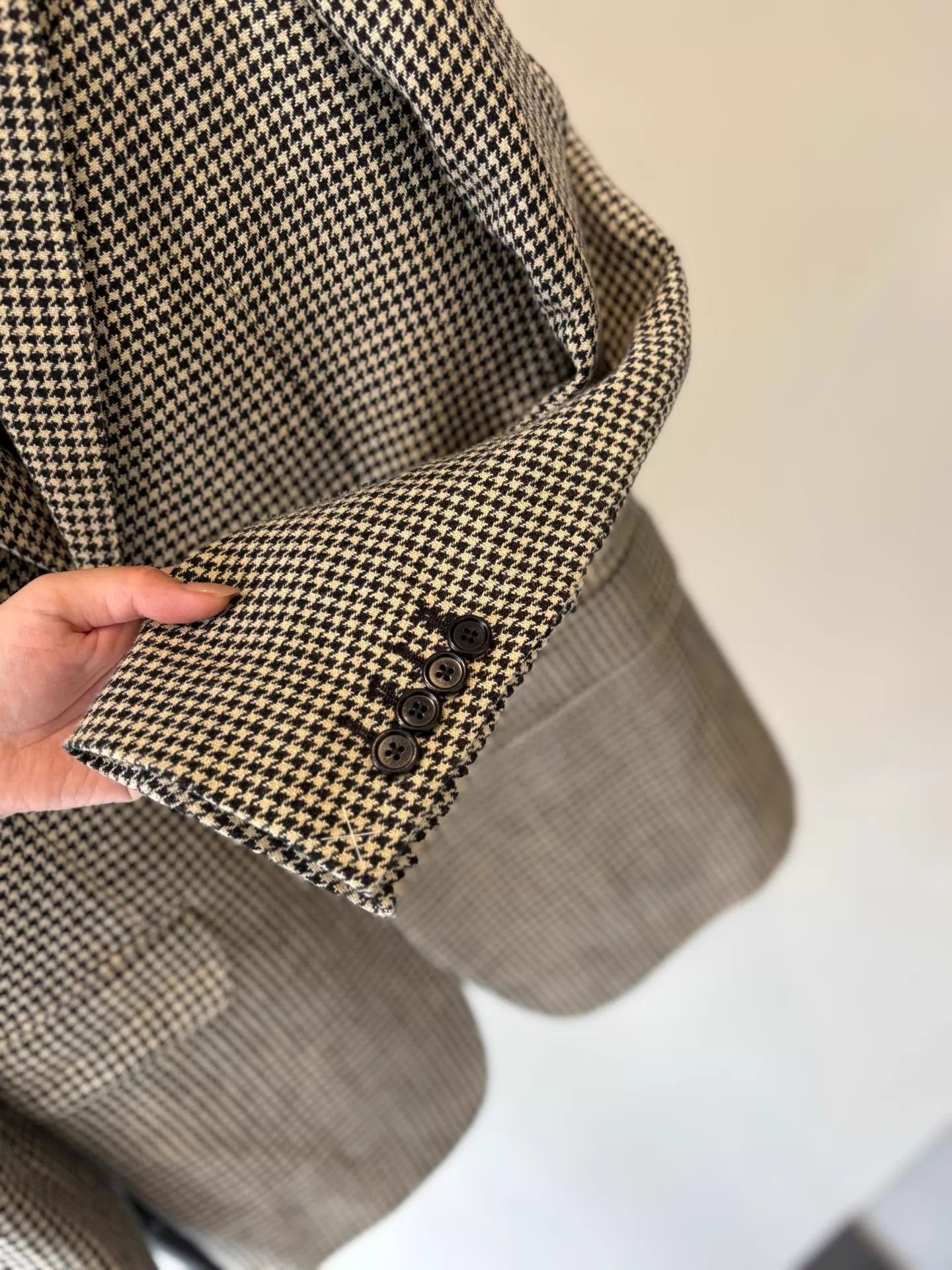 Celine Celine 100% Linen Black/Beige Houndstooth Blazer 36 NWT Size 36R - 2 Thumbnail