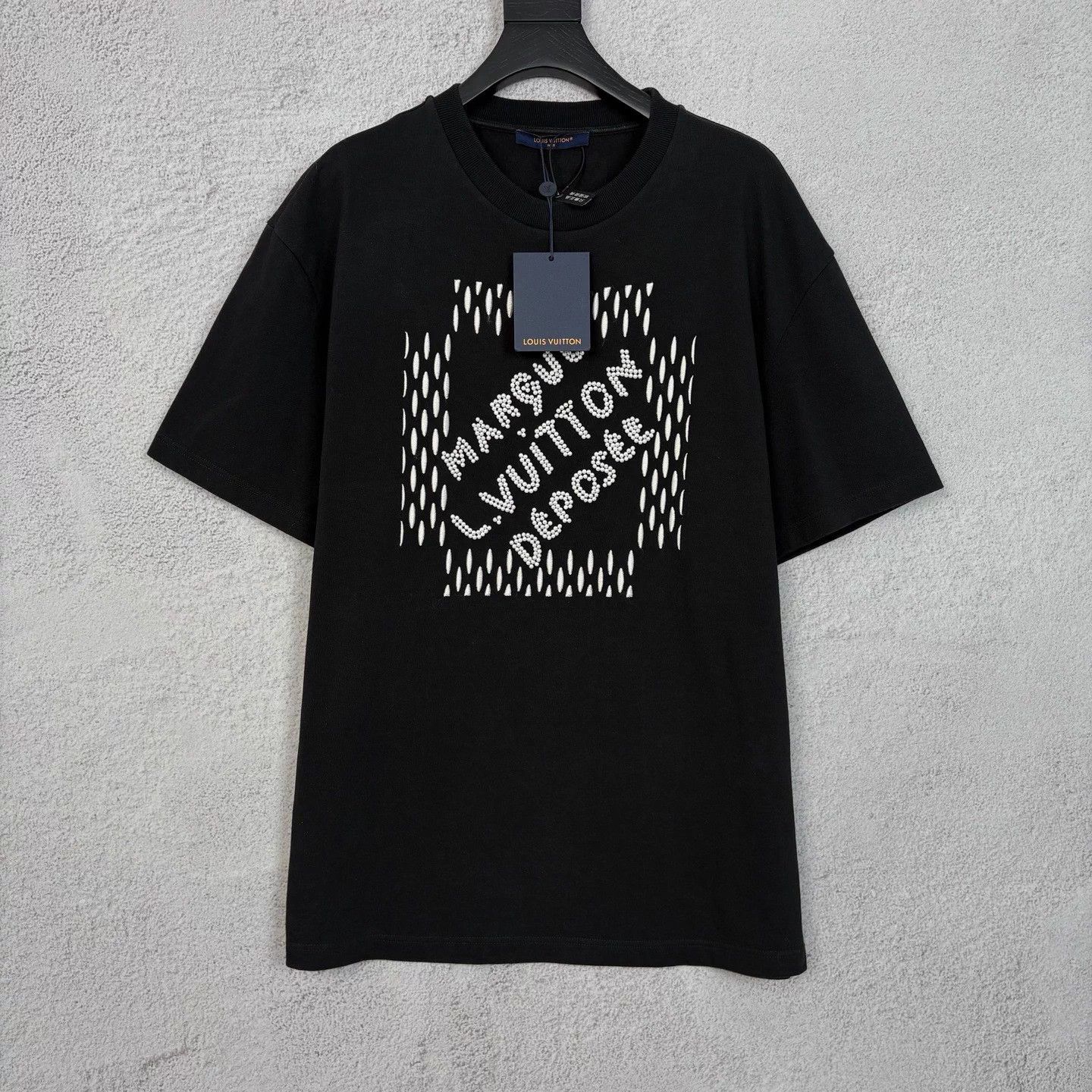 Louis Vuitton LV SS24 beaded logo crew short sleeve tee black XL Size US XL / EU 56 / 4 - 1 Thumbnail