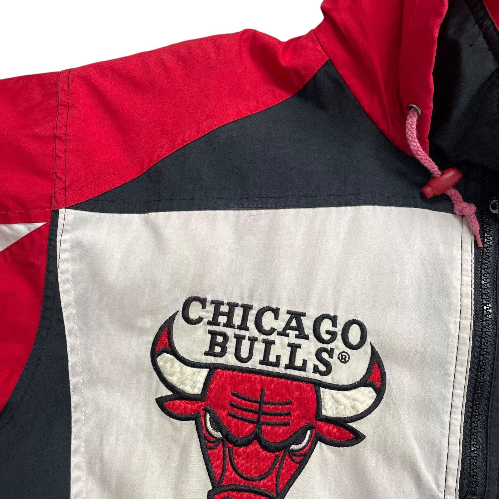 NBA VTG 90s CHICAGO BULLS PRO PLAYER HOODED PUFFER JACKET Size US M / EU 48-50 / 2 - 10 Thumbnail