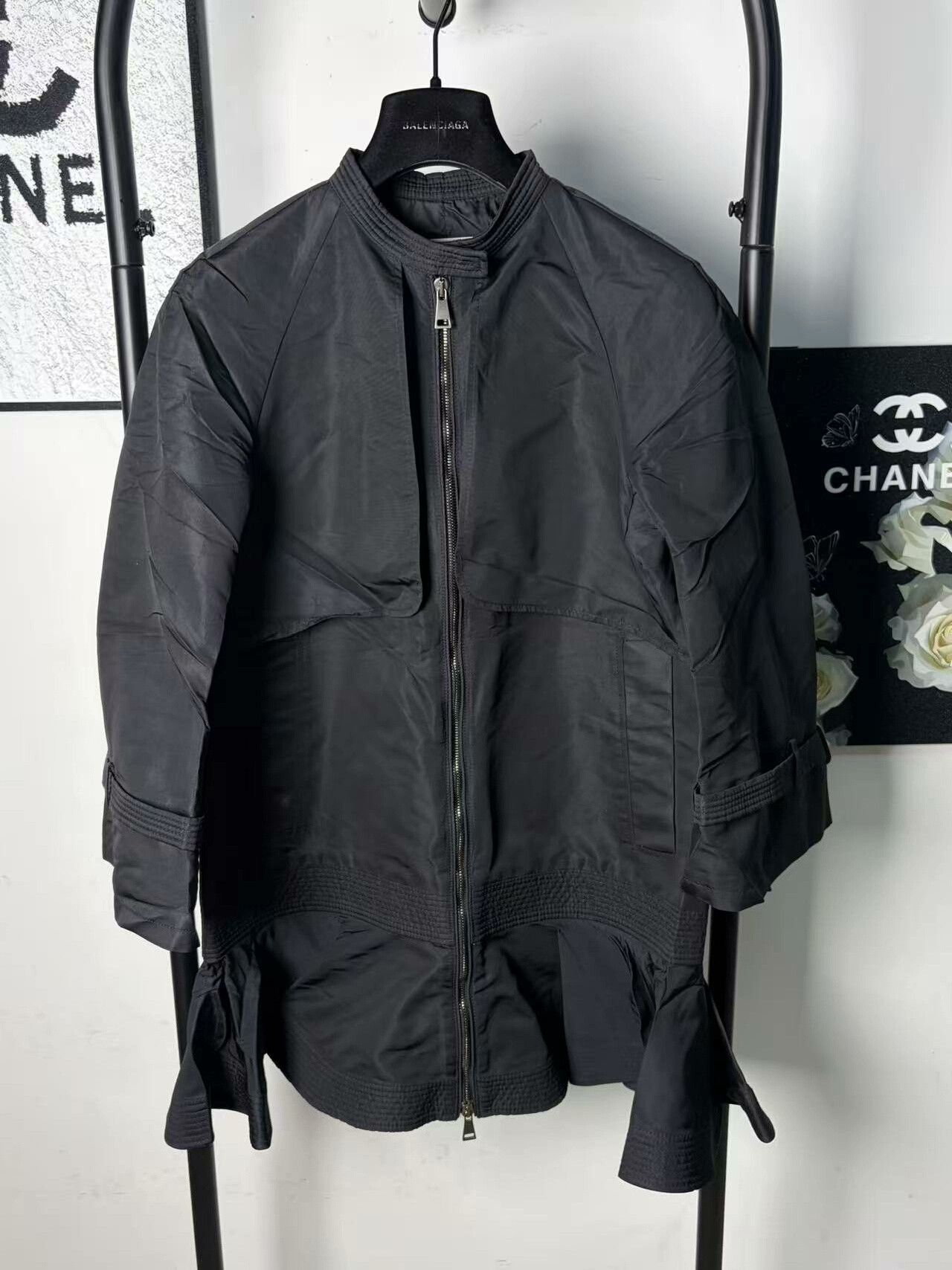 Moncler Moncler Nylon White Light Jacket m Men Size US M / EU 48-50 / 2 - 1 Thumbnail