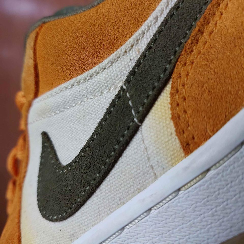 Jordan Brand Jordan 1 Low Light Curry Suede - Size 8 (Good Condition) Size US 8 / EU 41 - 5 Thumbnail