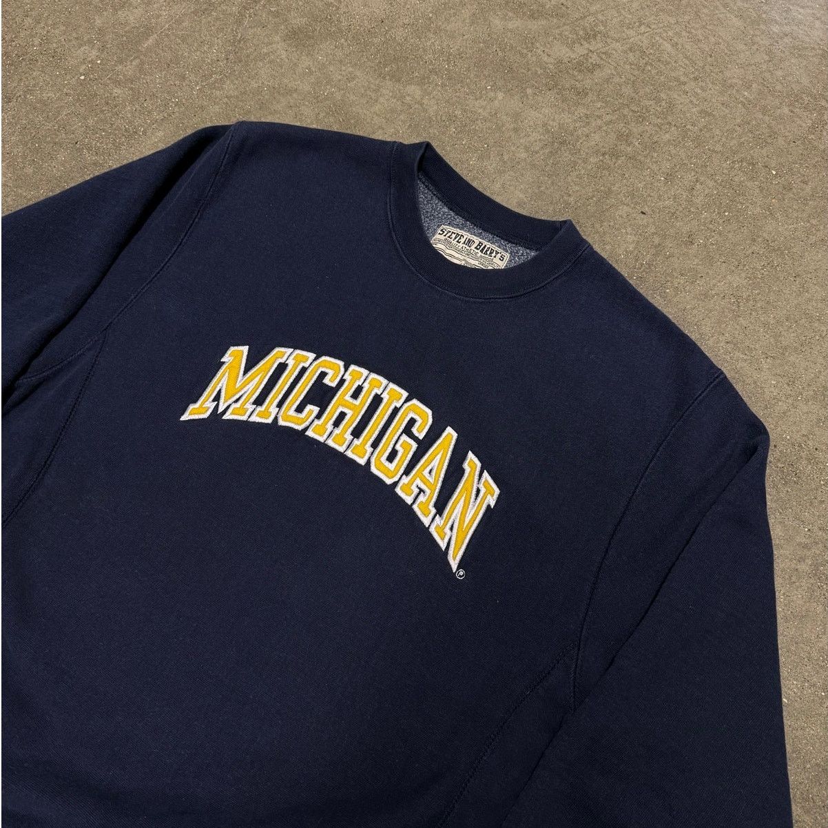 Steve And Barrys Michigan Wolverines College Crewneck Sweatshirt size Small Size US S / EU 44-46 / 1 - 2 Thumbnail