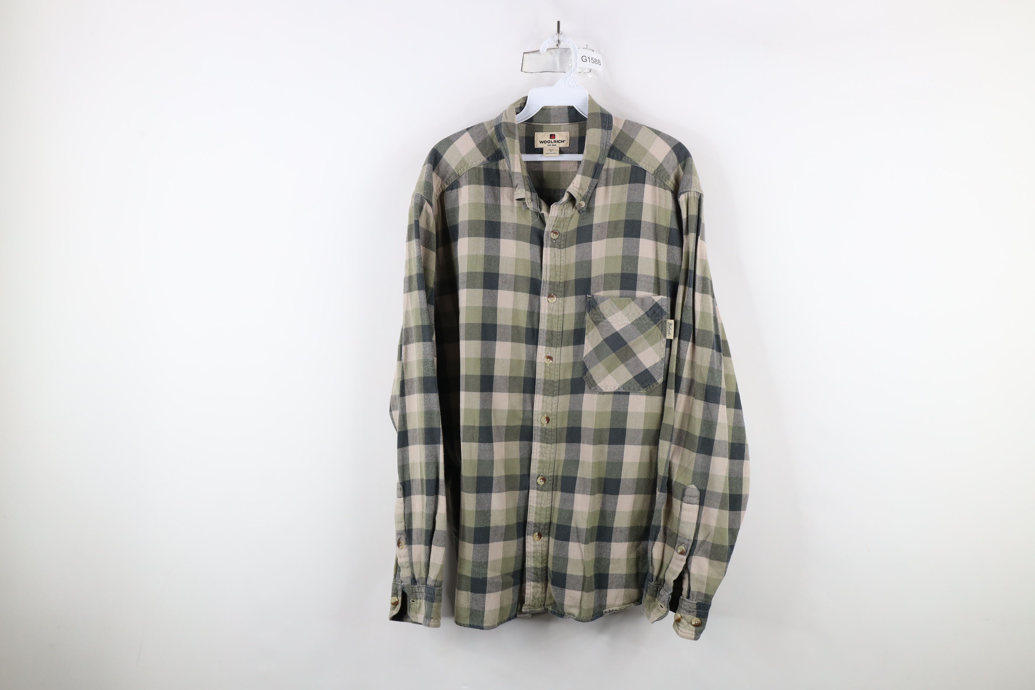 Vintage × Woolrich Woolen Mills Vintage Woolrich Flannel Collared Button Down Shirt Plaid Size US XL / EU 56 / 4 - 1 Thumbnail