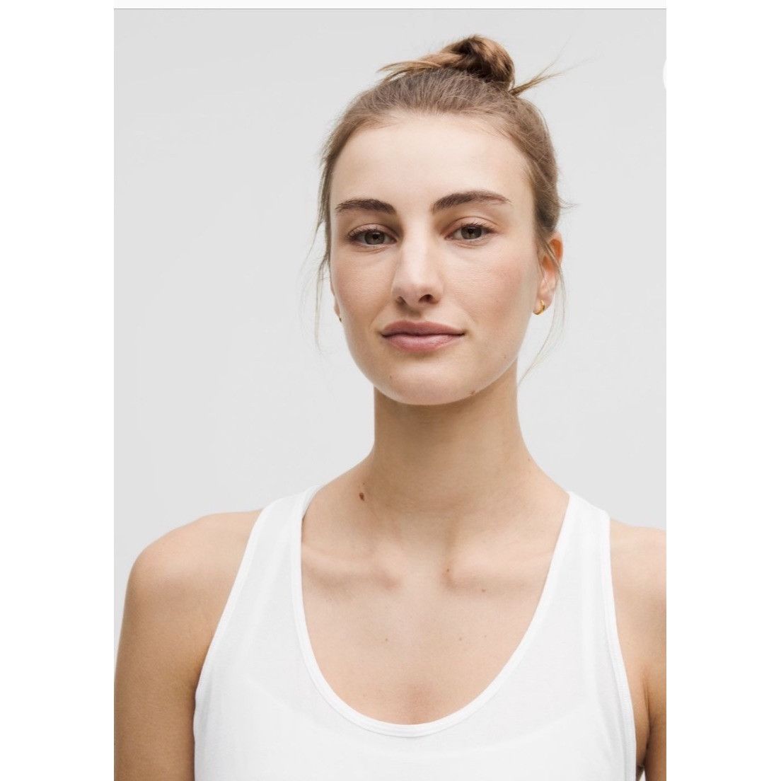 Lululemon 𝓛𝓾𝓵𝓾𝓵𝓮𝓶𝓸𝓷 White Open-Back Racerback Tank Top Womens Size S / US 4 / IT 40 - 4 Thumbnail