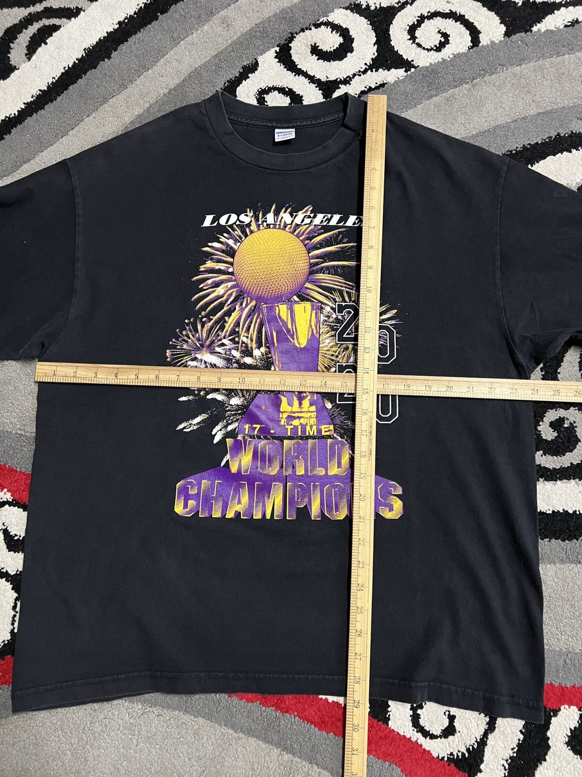 Undefeated Undefeated x Los Angeles Lakers 17th World Champions Tee Size US XL / EU 56 / 4 - 9 Thumbnail