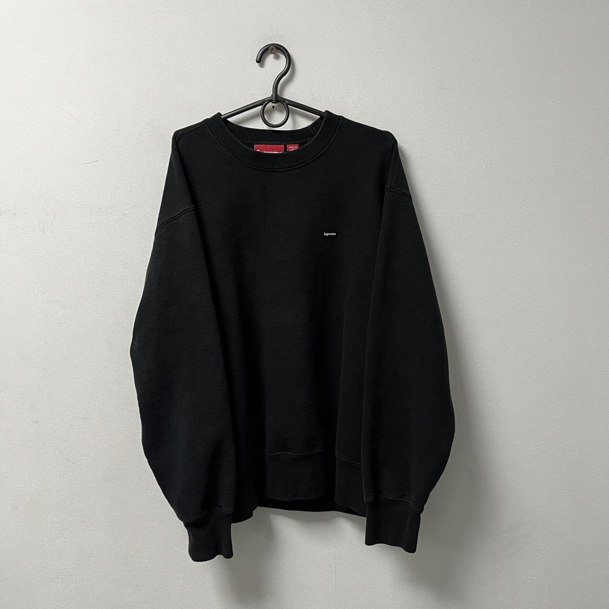 Supreme sweatshirt