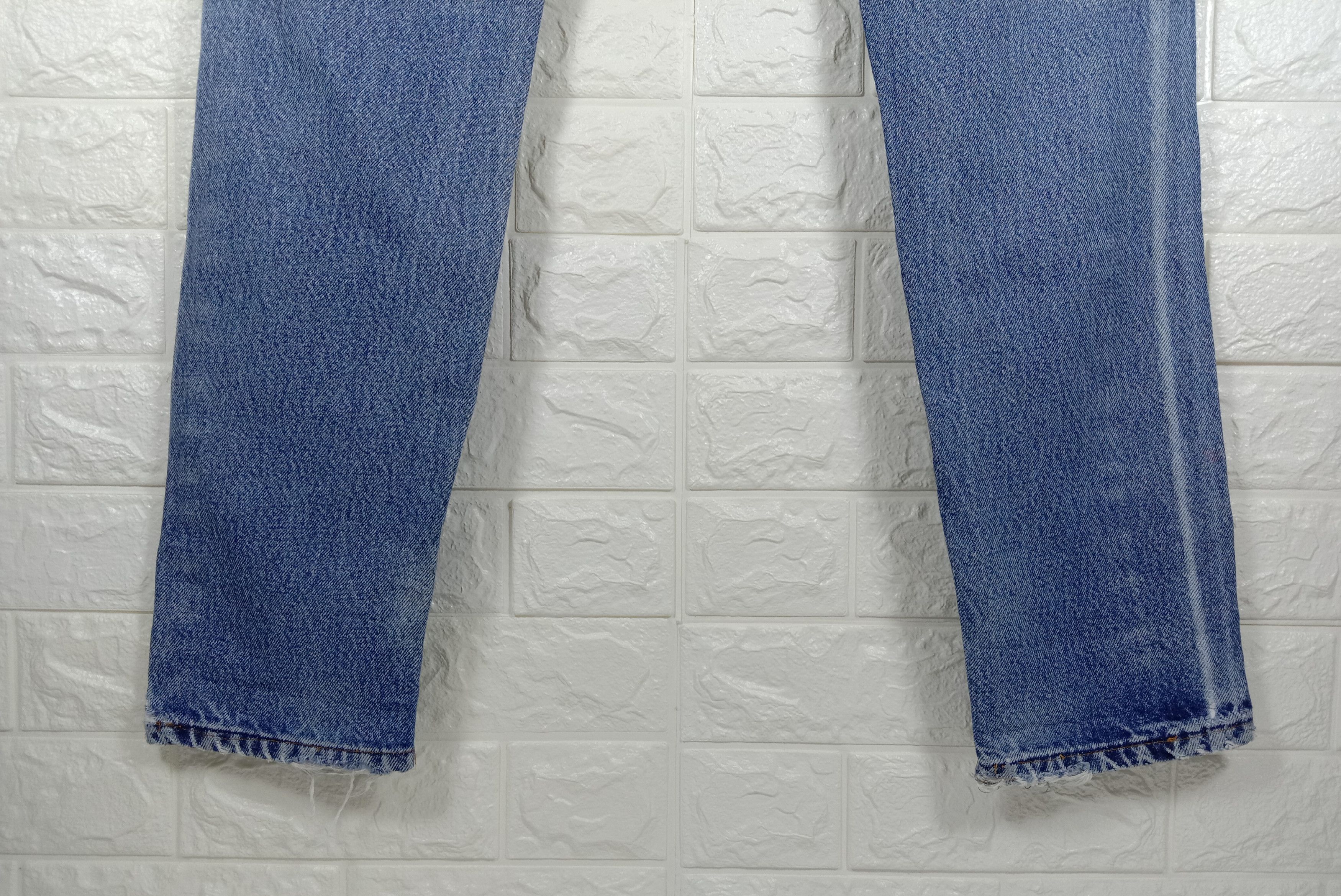 Levi's Vintage Levi’s 505 Ripped Jeans Distressed Denim Size US 33 - 8 Thumbnail