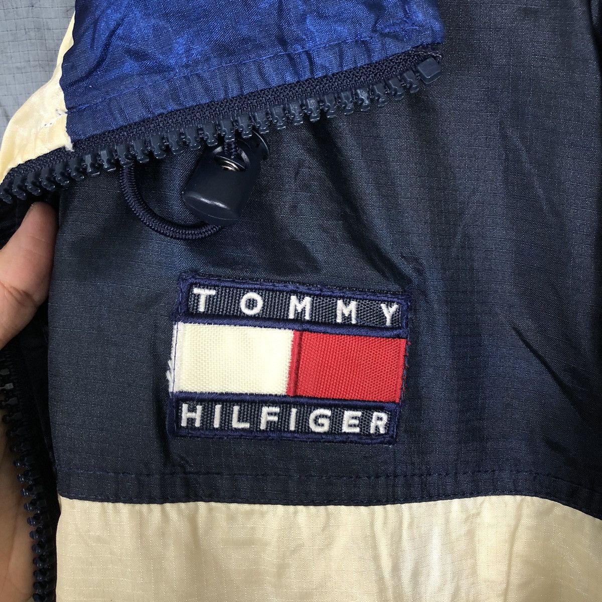 Japanese Brand 🔥90’s VINTAGE SURVIVAL WINDBREAKER JACKET TOMMY HILFIGER Size US S / EU 44-46 / 1 - 14 Thumbnail