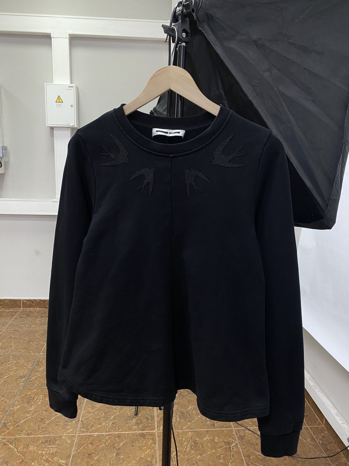 Alexander McQueen Alexander McQueen Sweatshirt Rare Retro Hype Y2K Size M / US 6-8 / IT 42-44 - 1 Thumbnail