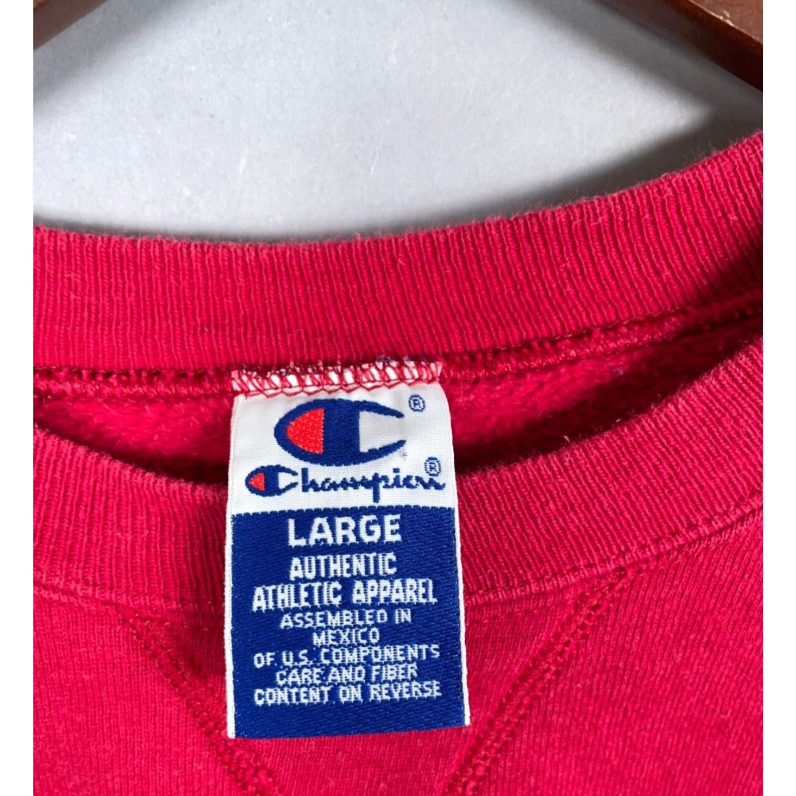 Champion VINTAGE Champion Sweatshirt Adult Large Red Embroidered Script 90s Hipster Retro Mens Pullover Sweatshirt Size US L / EU 52-54 / 3 - 4 Thumbnail