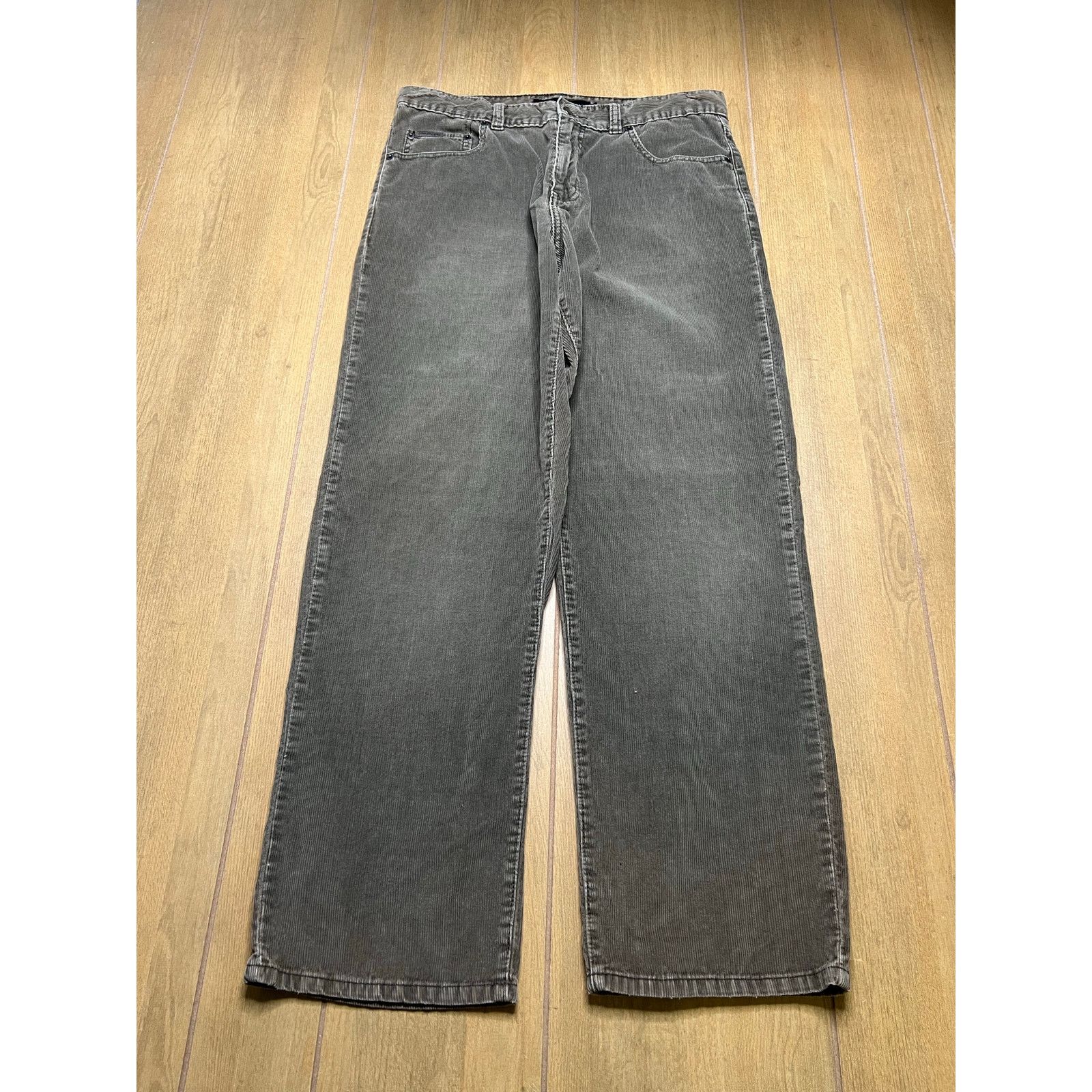 Calvin Klein Vintage Calvin Klein Corduroy Jean Sz 33x30 Straight Leg Y2K Size US 33 - 1 Thumbnail