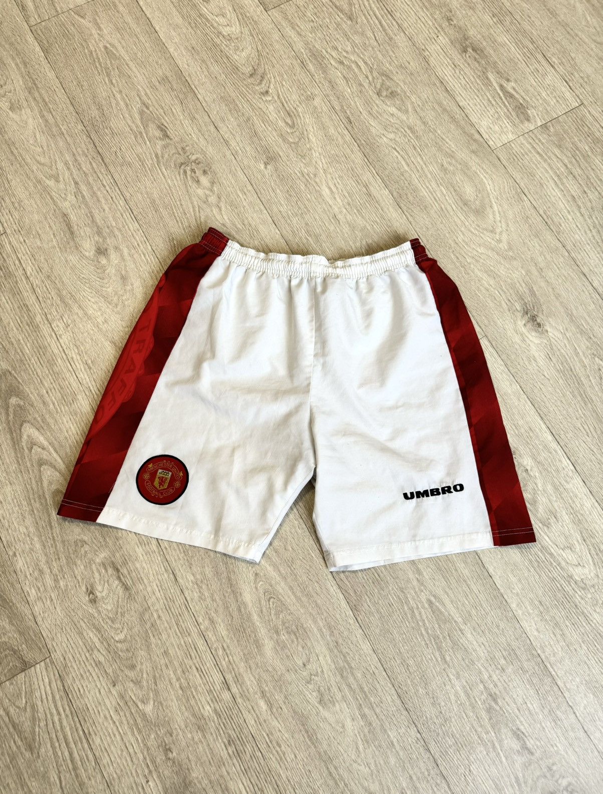 Umbro 🔷Vintage Umbro Manchester United Shorts 90s🔷 Size US 32 / EU 48 - 1 Thumbnail