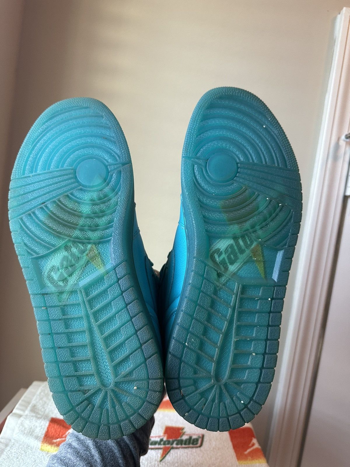 Jordan Brand × Nike Jordan 1 Gatorade “Blue Lagoon” Size US 11 / EU 44 - 4 Thumbnail