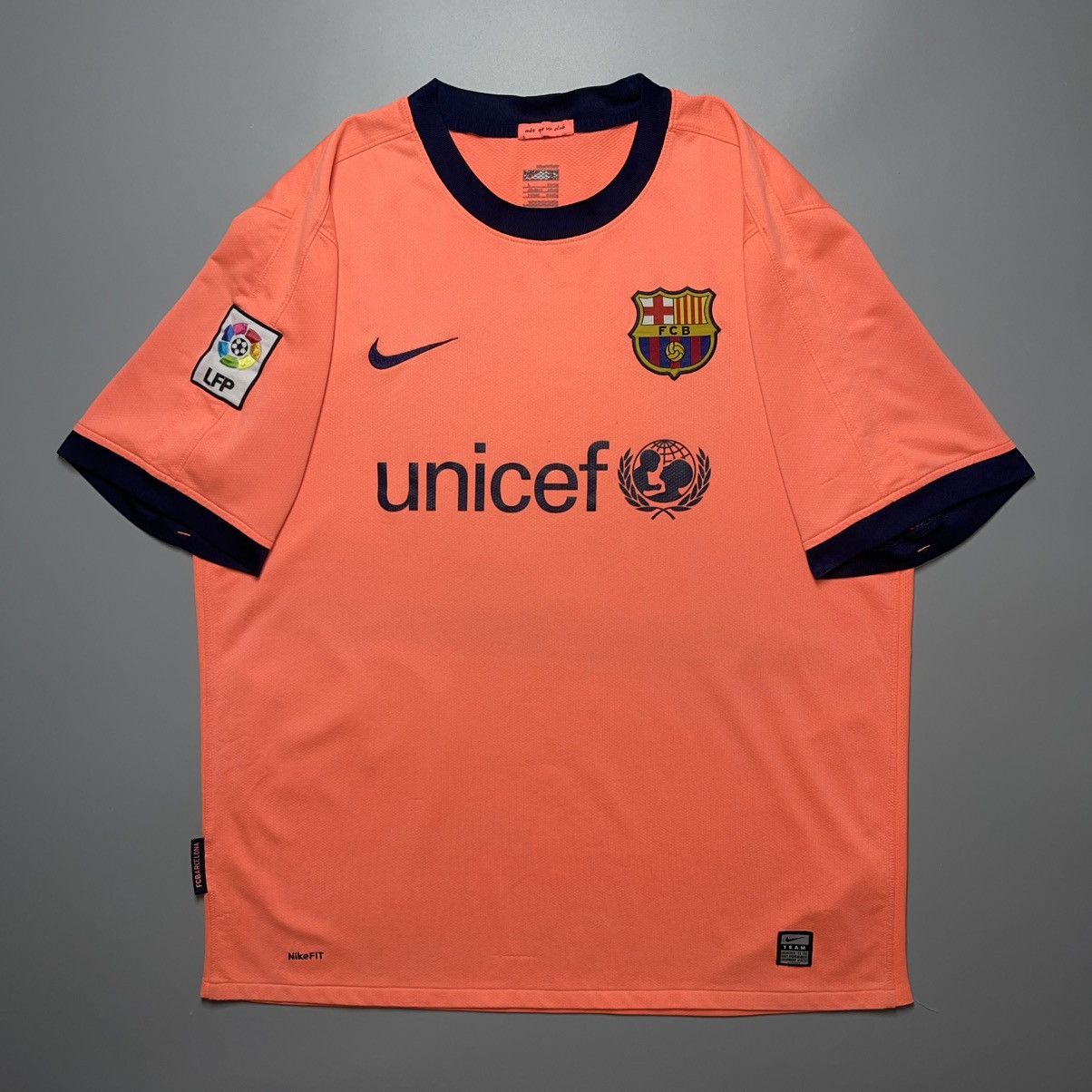 Nike BARCELONA NIKE 2009/2010 FOOTBALL AWAY JERSEY #10 MESSI Size US L / EU 52-54 / 3 - 2 Thumbnail