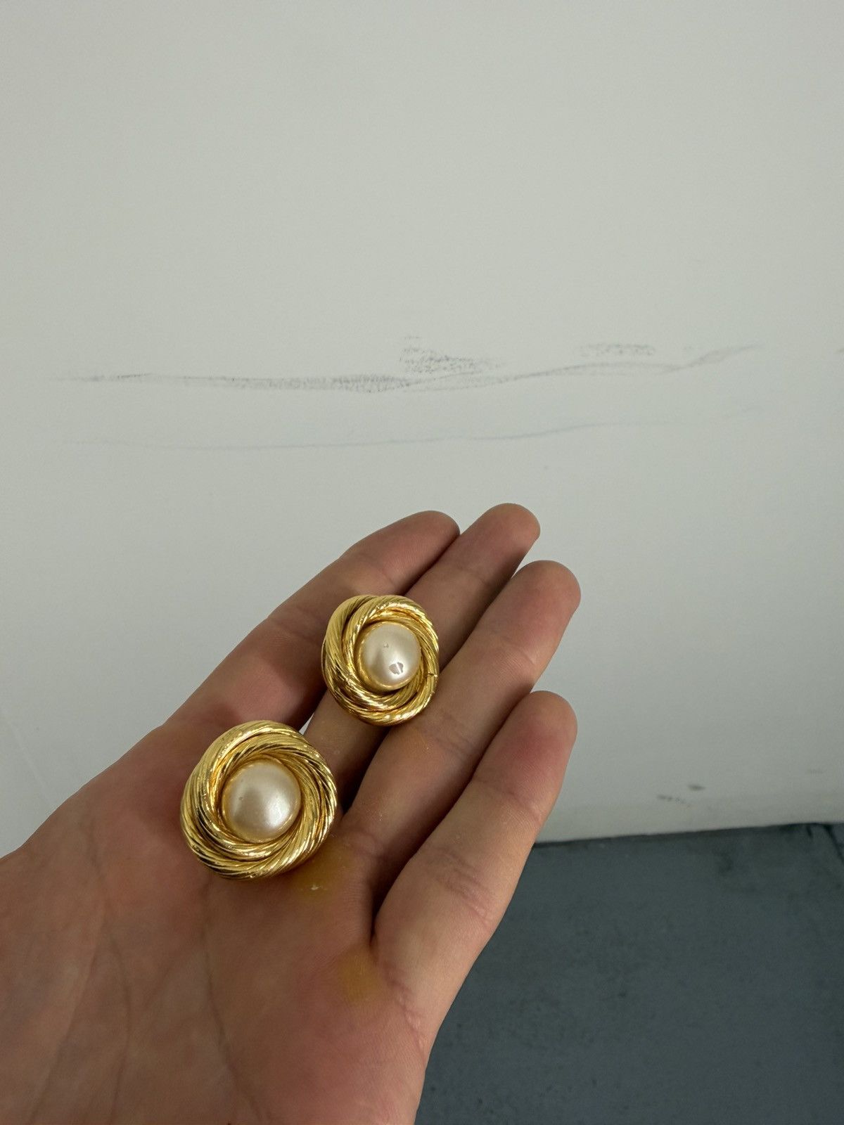 Vibtage Chanel Pearl Gold Plated Earrings