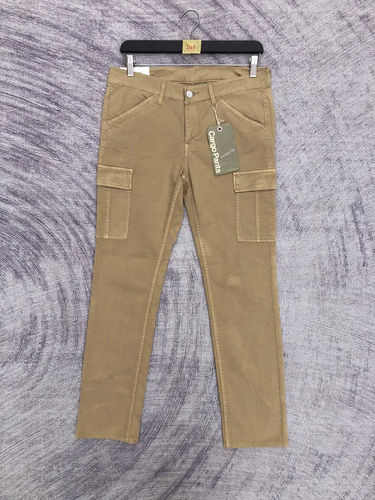 Uniqlo Cargo Pants Multipocket Skinny Fit Pattern Like New