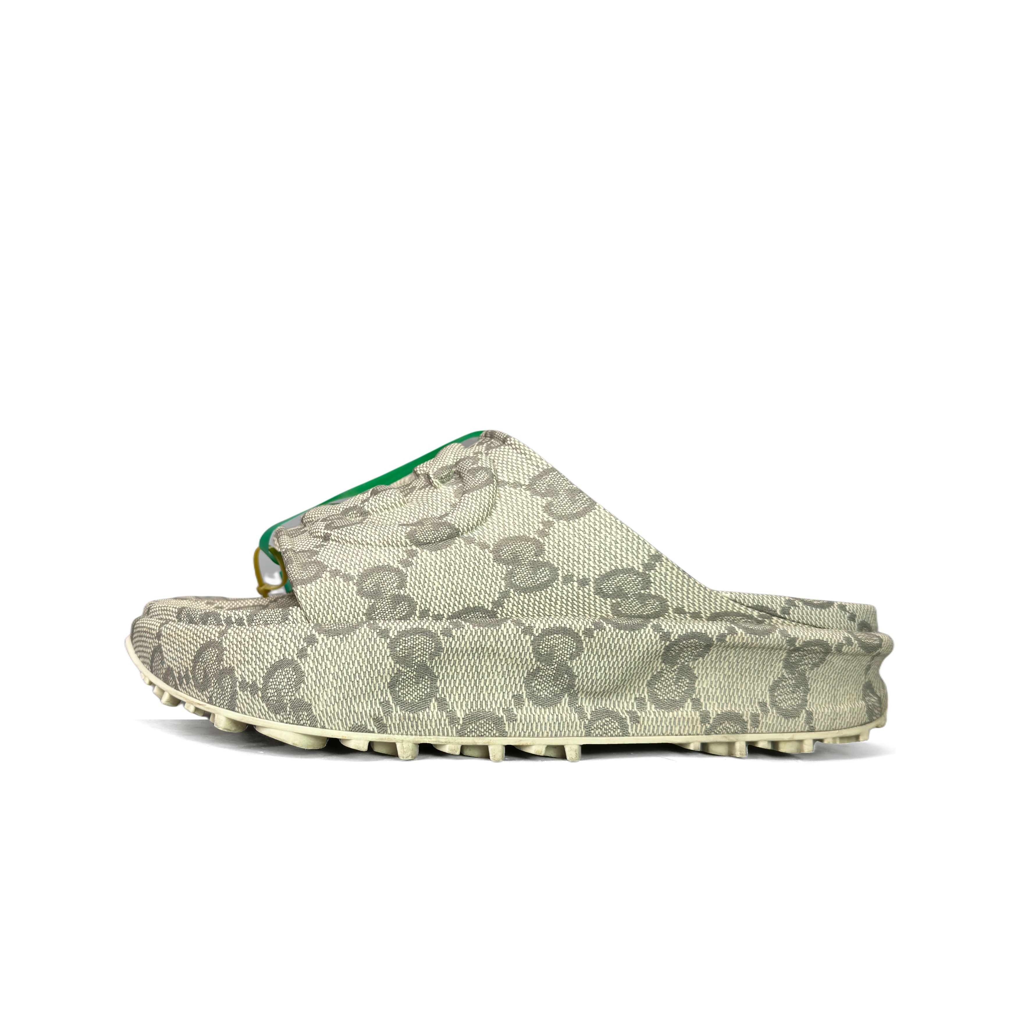 Gucci Gucci GG Supreme Platform Slides Size 10 Size US 10 / EU 43 - 1 Thumbnail