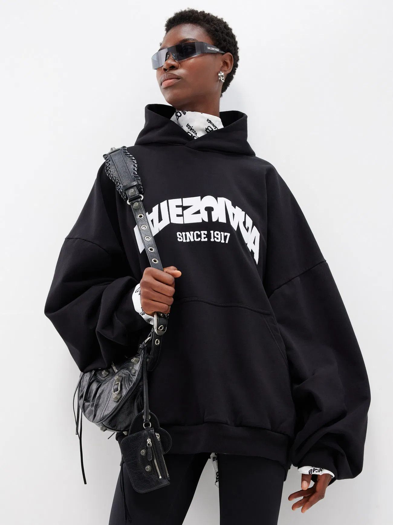 Balenciaga Black Embroidered Back Flip Logo Oversized Hoodie Size US XS / EU 42 / 0 - 4 Thumbnail