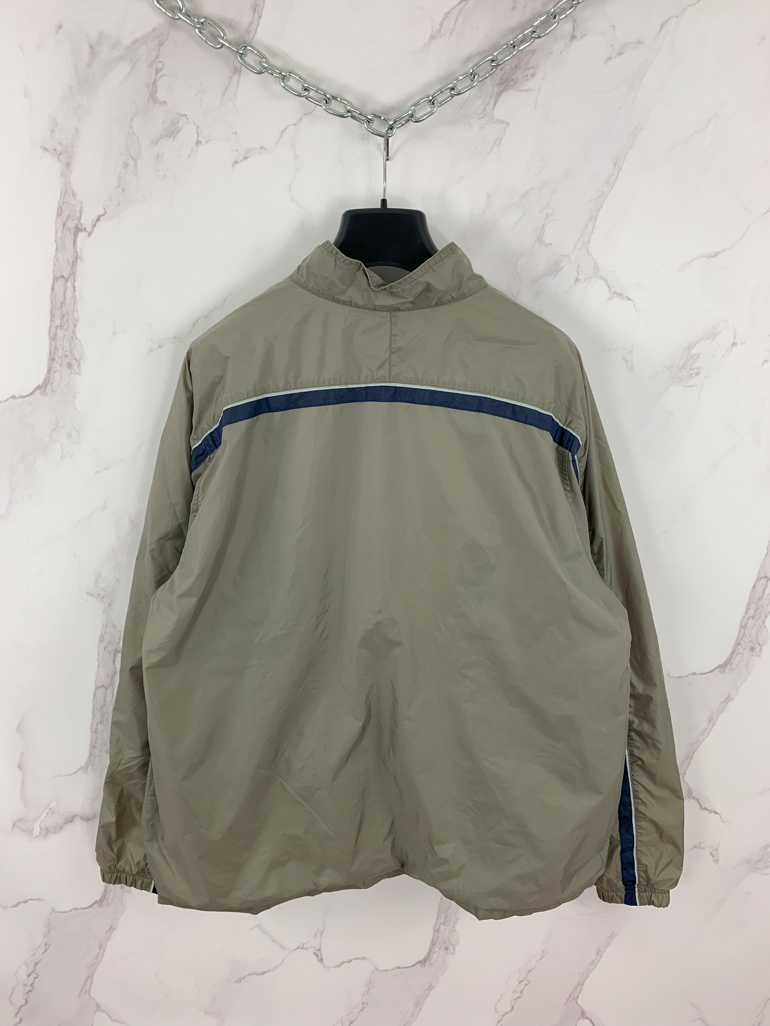 Nike Vintage Nike Nylon Windbreaker Track Jacket Size XL Size US XL / EU 56 / 4 - 5 Thumbnail