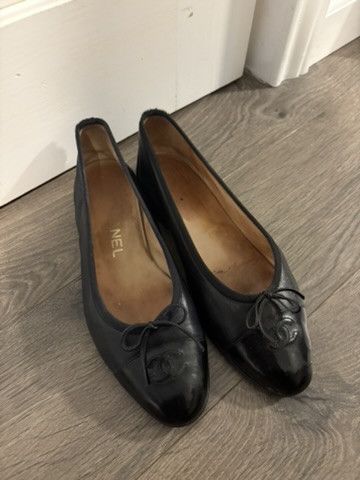 Chanel Chanel Interlocking CC Leather Ballet Flats Black Size US 8.5 / IT 38.5 - 1 Thumbnail