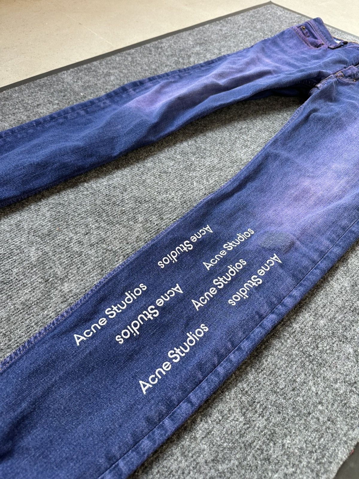 Acne Studios Acne Studios Blå Konst Purple Overdyed Logo Jeans Size US 30 / EU 46 - 2 Thumbnail