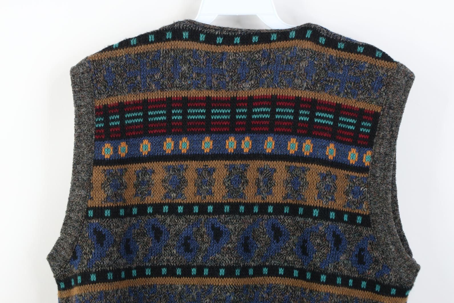 Vintage Vintage 90s Streetwear Rainbow Fair Isle Sweater Vest USA Size US L / EU 52-54 / 3 - 8 Thumbnail