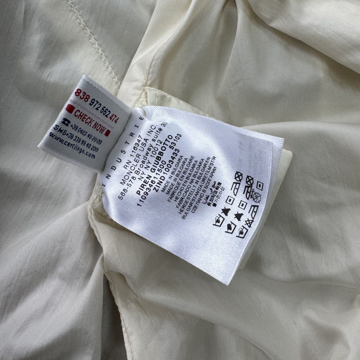 Moncler Authentic Moncler Piren Women Jacket Size 0 (S) Size S / US 4 / IT 40 - 15 Thumbnail