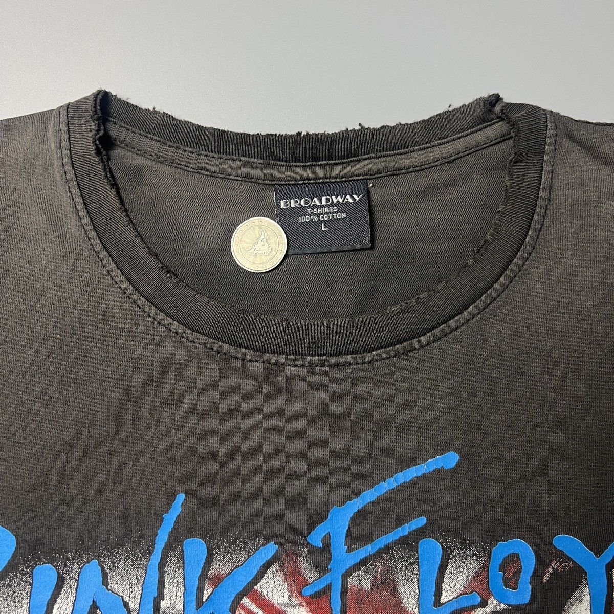 Vintage Pink Floyd The Wall Sun Faded Distressed Band Tee