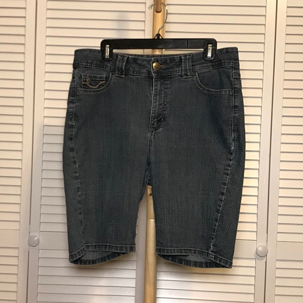 Lee Riders By Lee Blue Denim Mid-Rise Bermuda Jean Shorts 14M Size 36" / US 14 / IT 50 - 1 Thumbnail